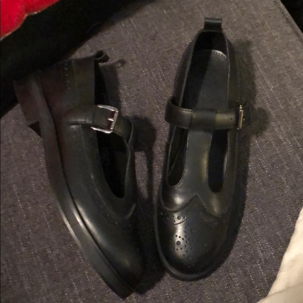 ASOS DESIGN Moral leather flat shoes in black